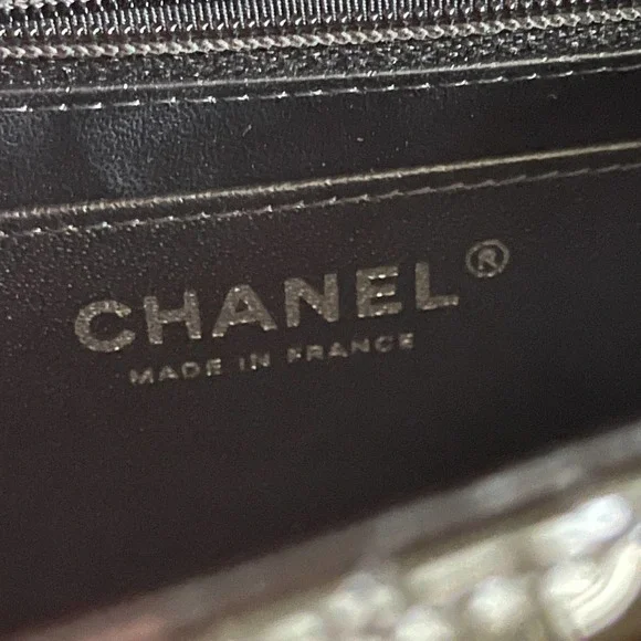 ❌SOLD❌EUC Chanel Classic Flap Mini Square Patent Black Silver HW Crossbody - Picture 12 of 16